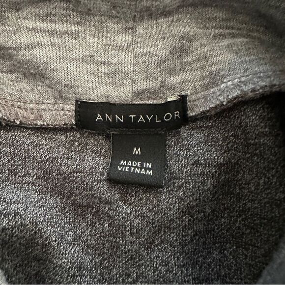 Ann Taylor soft gray turtleneck size M - Picture 3 of 4